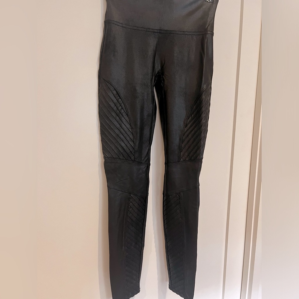 Like new, worn once, Spanx faux leather moto pants, blk sz Small